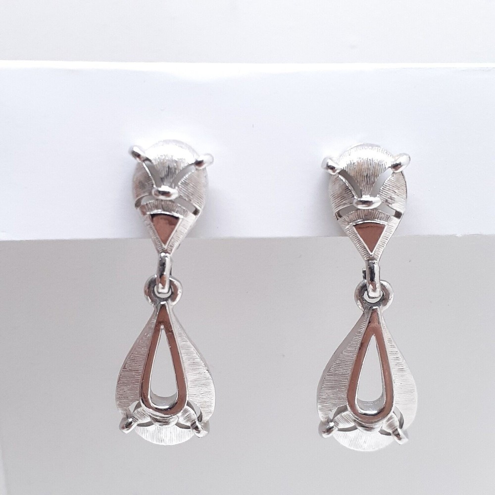 Vintage Crown Trifari Earrings Signed Clip On Silver Tone Dangle - Picture 15 of 16